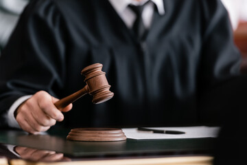 judge banging gavel